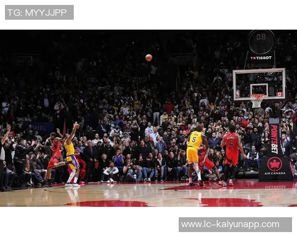 老詹依旧能打但防守短板让球队陷入困境