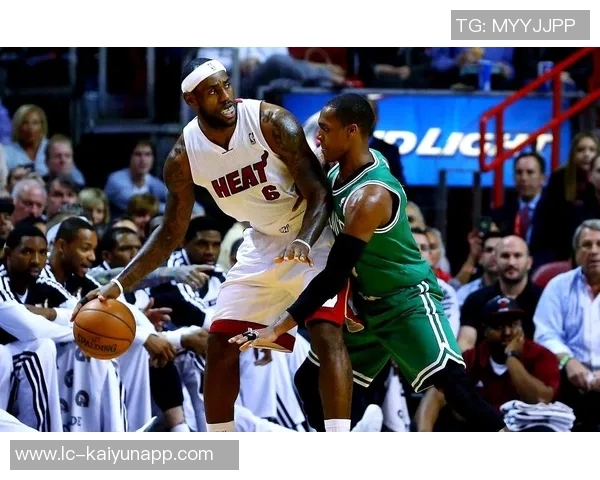 詹姆斯分享克拉克对他自律的认可强调热爱与比赛之间的取舍 詹姆斯分享克拉克对他自律的认可强调热爱与比赛之间的取舍